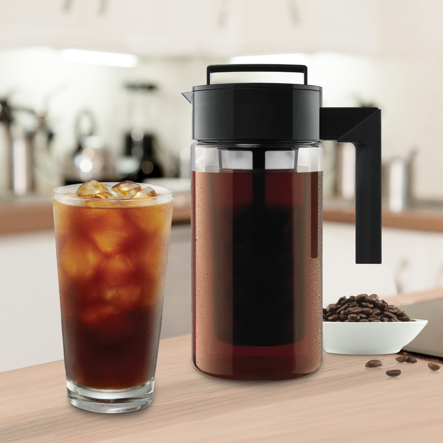 cold-brew-coffee-maker-e3 10310-ColdBrewCoffeeMaker-1qt-lifestyle2.png
