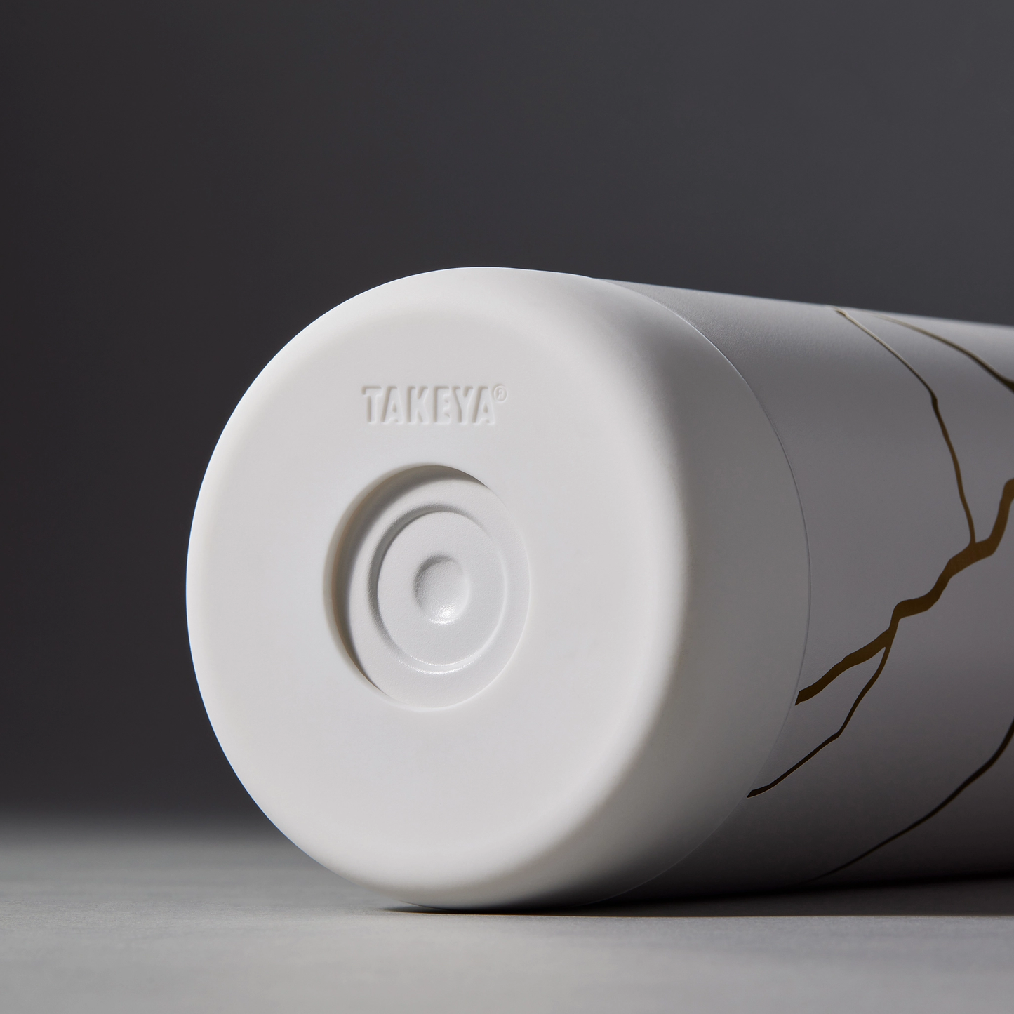 kintsugi-water-bottle-with-straw-lid-k0 51389-TK_HO25_Kintsugi_Takeya9255.png